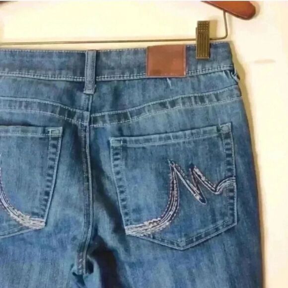 Classic Blue Women's Jeans - Picture 3 of 12